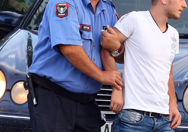 У обрачуну криминалних група страдао случајни пролазник, седам особа рањено